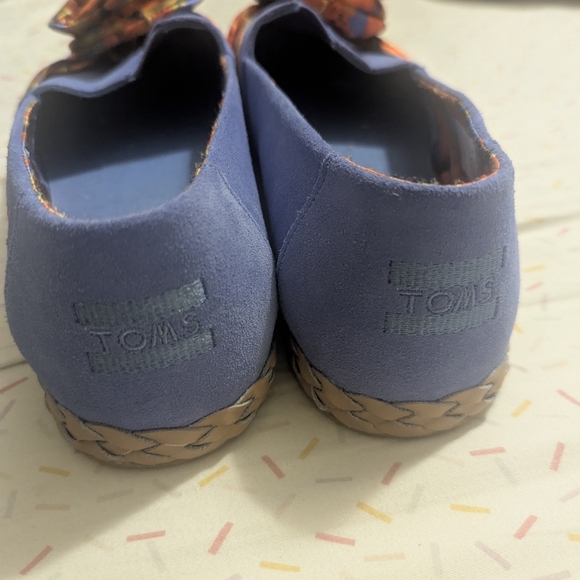 Toms x Frida Kahlo Shoes - Picture 3 of 5